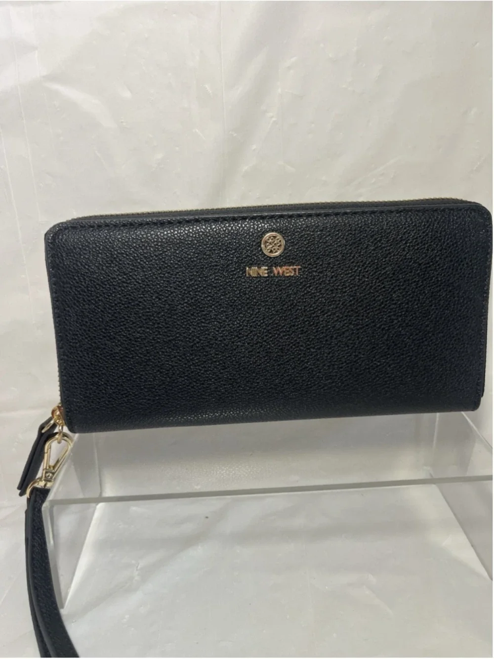Nine West Zip Around Wallet black Wrist Strap